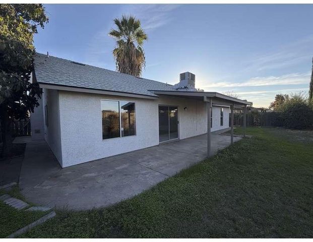 3413 Wild Palms Dr, Modesto, CA 95355