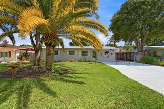 1095 NE Tuxedo Terrace, Jensen Beach, FL 34957