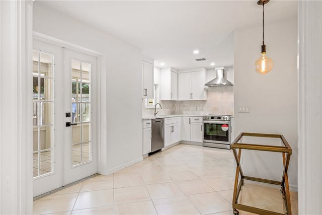 386 Fiddlewood Road, Vero Beach, FL 32963