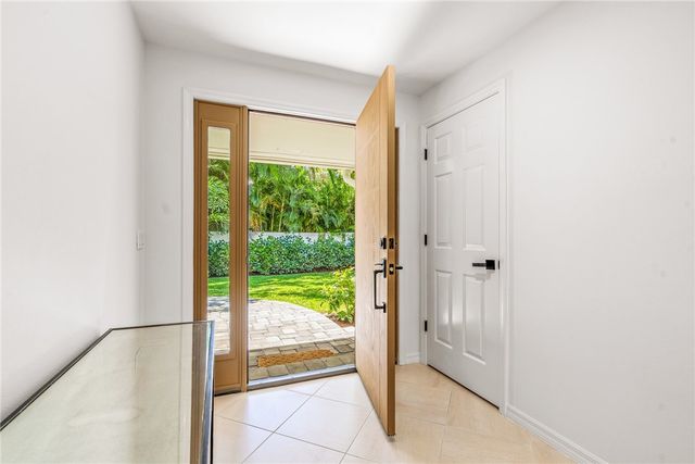 386 Fiddlewood Road, Vero Beach, FL 32963