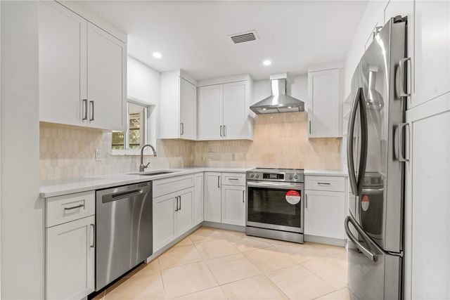 386 Fiddlewood Road, Vero Beach, FL 32963