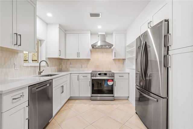 386 Fiddlewood Road, Vero Beach, FL 32963