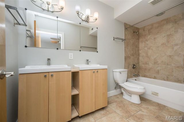 4220 McPherson Avenue 304, St Louis, MO 63108