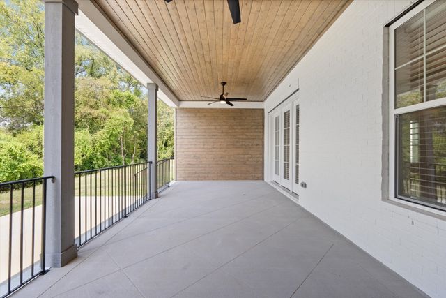 329 Old Shackle Island Rd, Hendersonville, TN 37075