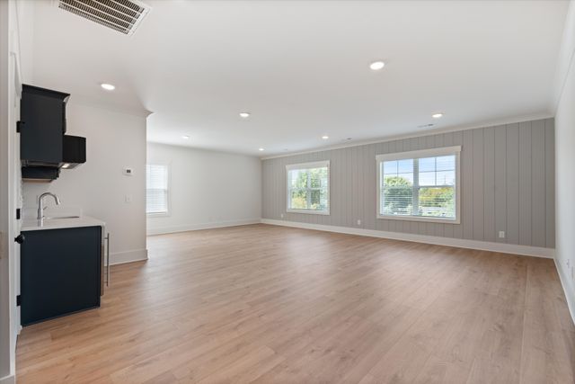 329 Old Shackle Island Rd, Hendersonville, TN 37075