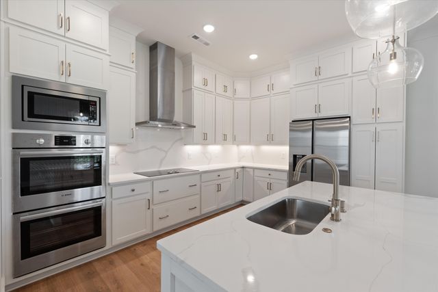 329 Old Shackle Island Rd, Hendersonville, TN 37075