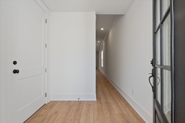 329 Old Shackle Island Rd, Hendersonville, TN 37075