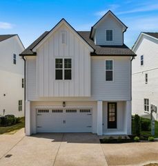 329 Old Shackle Island Rd, Hendersonville, TN 37075