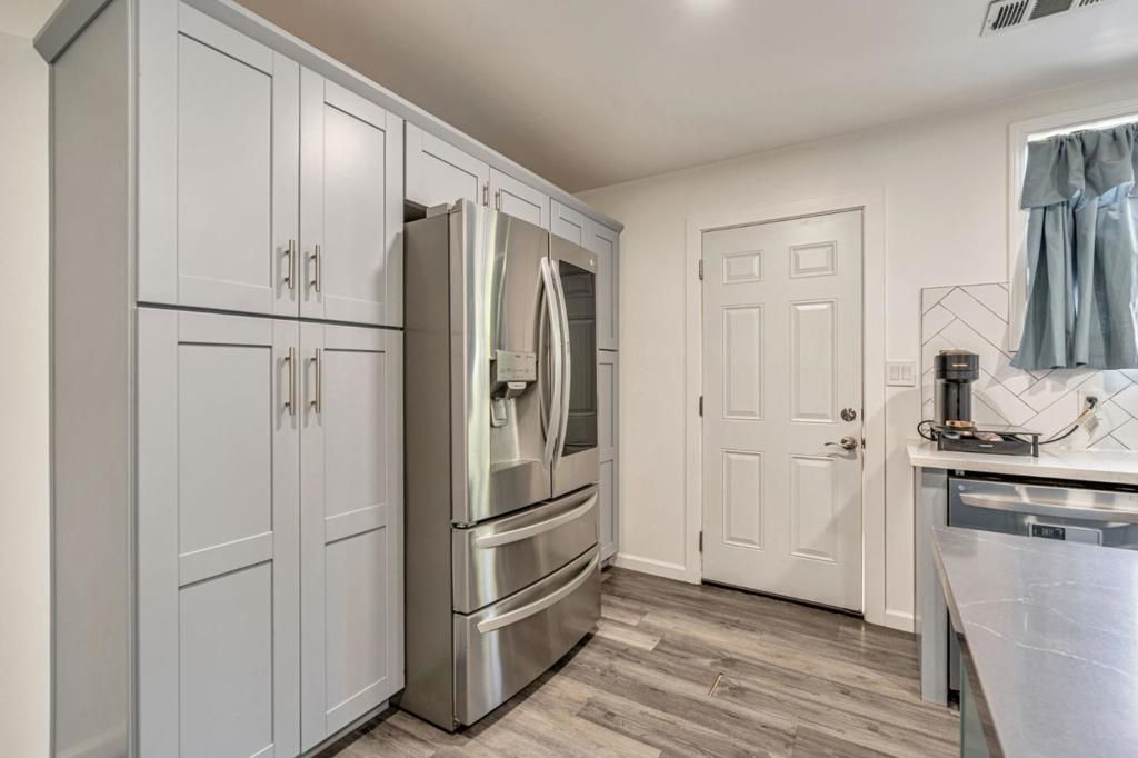 Image 16 of property listing at 176 Garner Drive, Sunnyvale, CA 94089