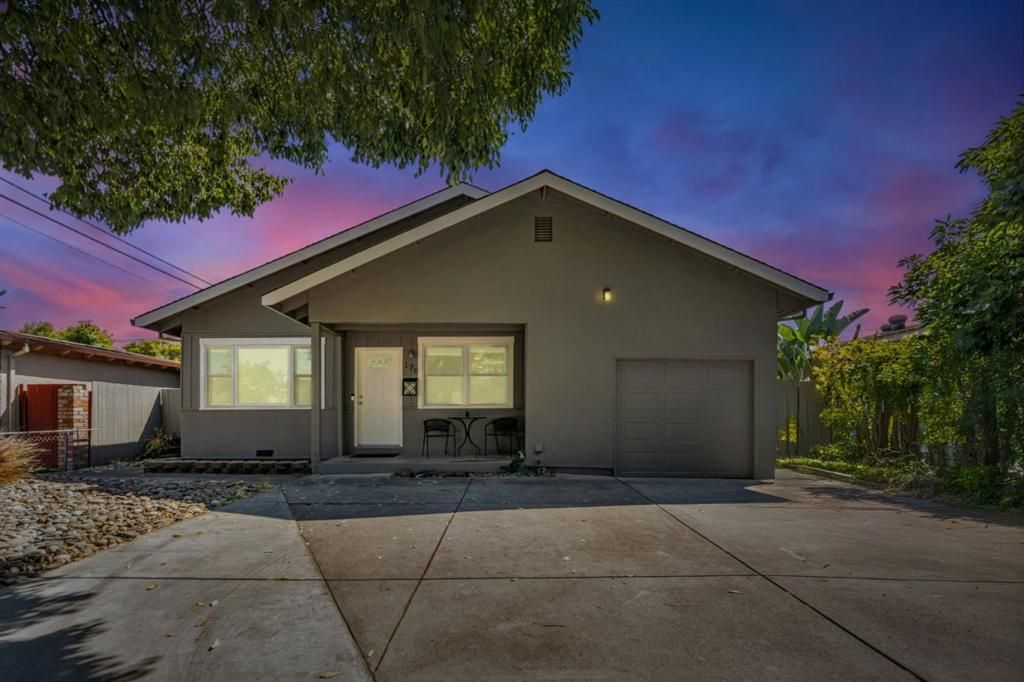 Image 2 of property listing at 176 Garner Drive, Sunnyvale, CA 94089