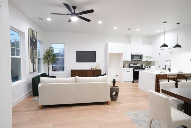 629 N Tyler Street 101, Dallas, TX 75208