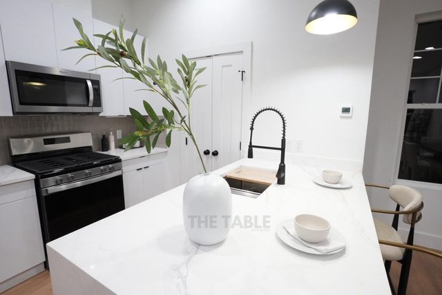 629 N Tyler Street 101, Dallas, TX 75208