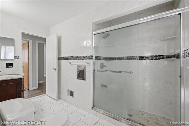 4922 Sanford Drive, Sterling Heights, MI 48310
