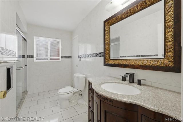4922 Sanford Drive, Sterling Heights, MI 48310