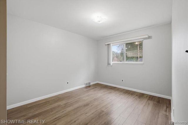 4922 Sanford Drive, Sterling Heights, MI 48310
