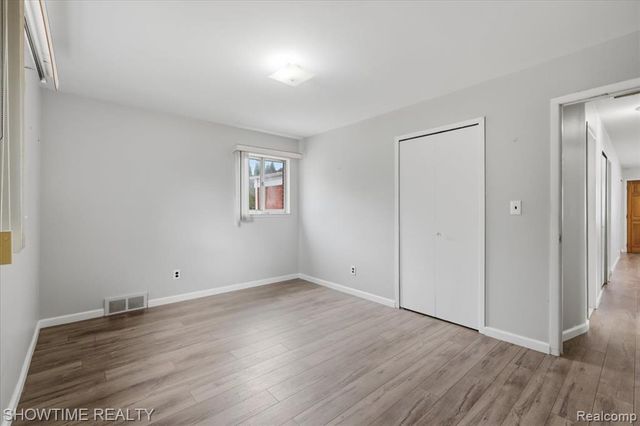 4922 Sanford Drive, Sterling Heights, MI 48310