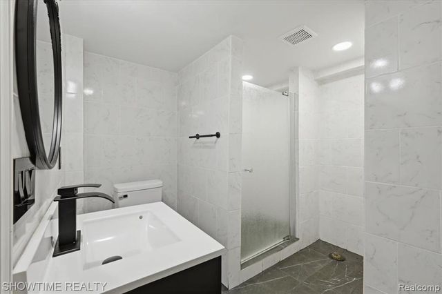 4922 Sanford Drive, Sterling Heights, MI 48310