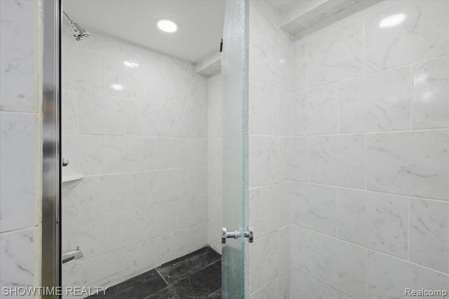 4922 Sanford Drive, Sterling Heights, MI 48310