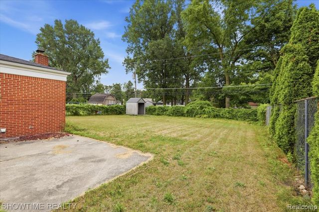 4922 Sanford Drive, Sterling Heights, MI 48310
