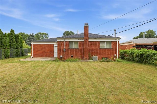 4922 Sanford Drive, Sterling Heights, MI 48310