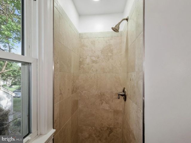 1011 PAUL DR, Rockville, MD 20851