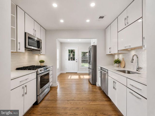 1011 PAUL DR, Rockville, MD 20851