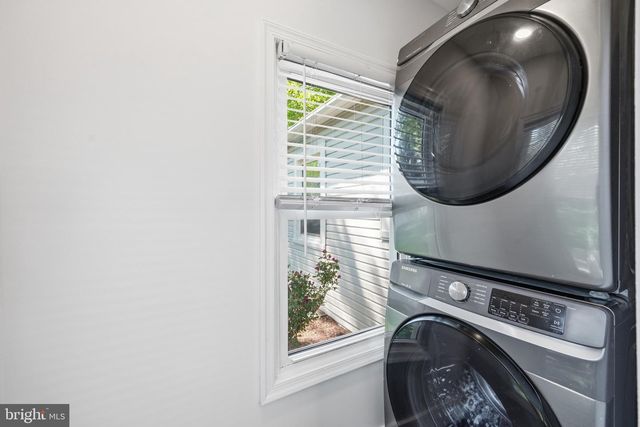 1011 PAUL DR, Rockville, MD 20851