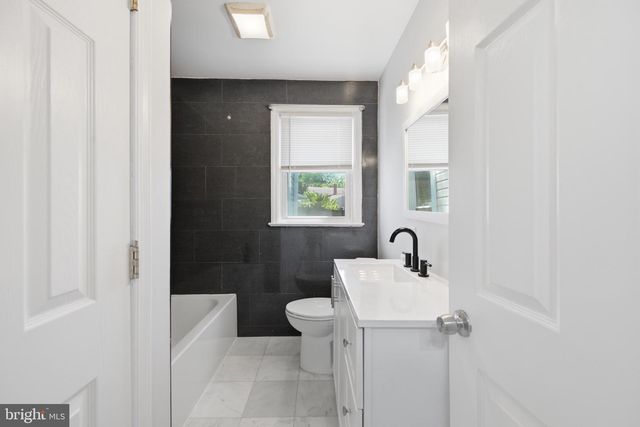 1011 PAUL DR, Rockville, MD 20851