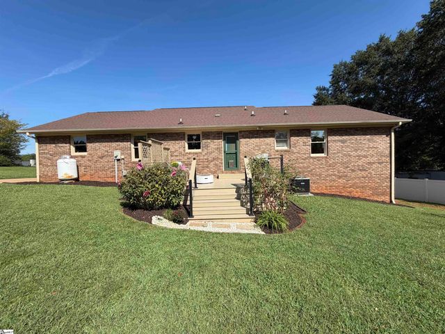 103 N Johnson Street, Landrum, SC 29356