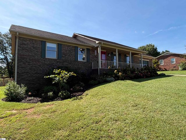 103 N Johnson Street, Landrum, SC 29356