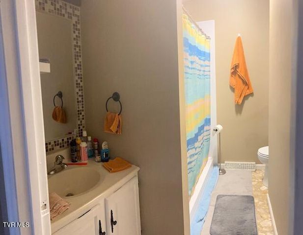 1066 Pebble Drive 1066, Bristol, VA 24201
