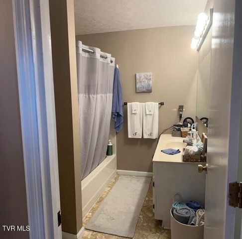 1066 Pebble Drive 1066, Bristol, VA 24201