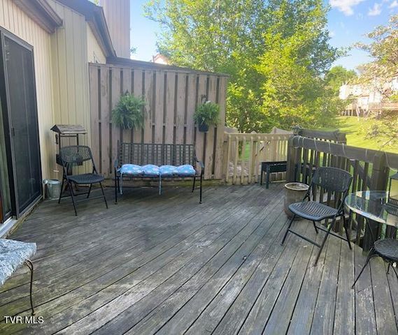 1066 Pebble Drive 1066, Bristol, VA 24201