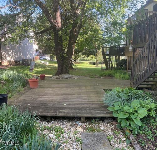 1066 Pebble Drive 1066, Bristol, VA 24201
