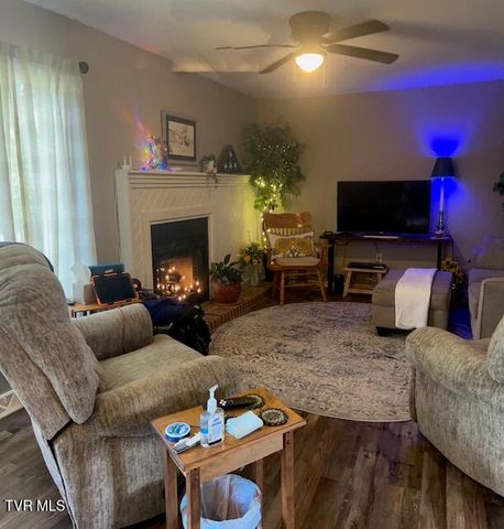 1066 Pebble Drive 1066, Bristol, VA 24201