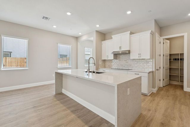 9107 Colzie Ct, Elk Grove, CA 95624