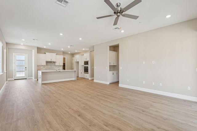 9107 Colzie Ct, Elk Grove, CA 95624