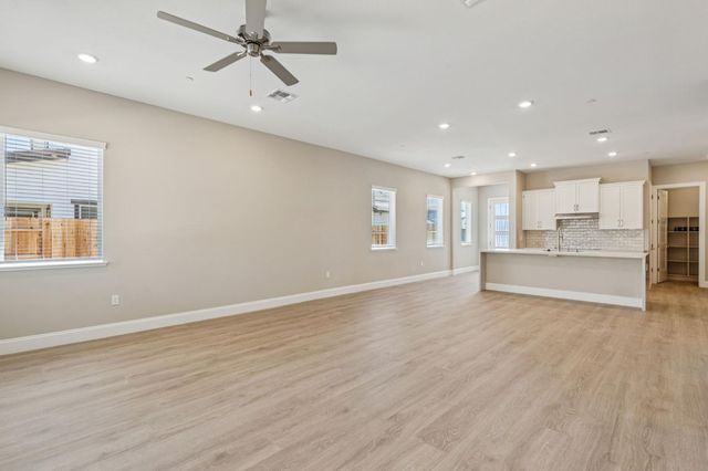 9107 Colzie Ct, Elk Grove, CA 95624