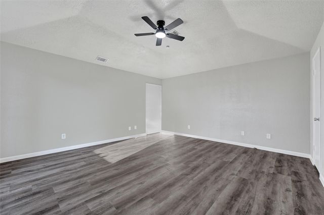 7022 Plaza Del Sol Drive, Houston, TX 77083
