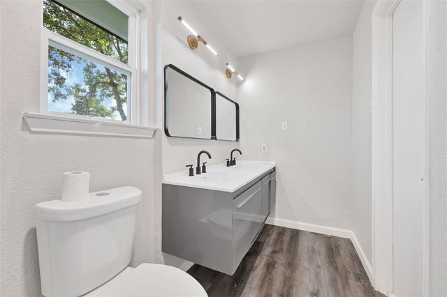 7022 Plaza Del Sol Drive, Houston, TX 77083