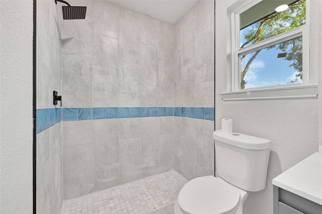 7022 Plaza Del Sol Drive, Houston, TX 77083