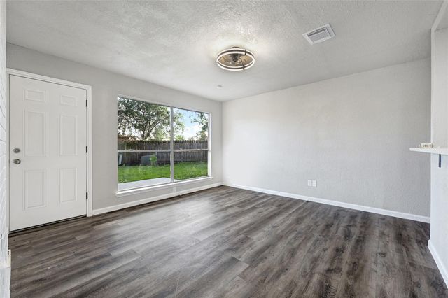 7022 Plaza Del Sol Drive, Houston, TX 77083