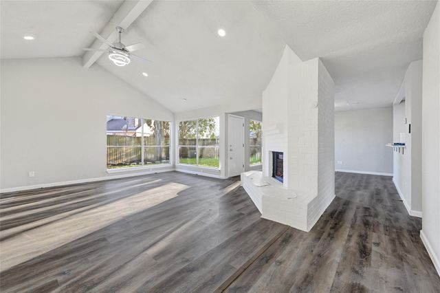 7022 Plaza Del Sol Drive, Houston, TX 77083