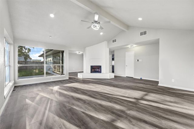 7022 Plaza Del Sol Drive, Houston, TX 77083