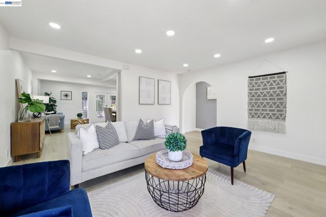 41330 Roberts Ave, Fremont, CA 94538