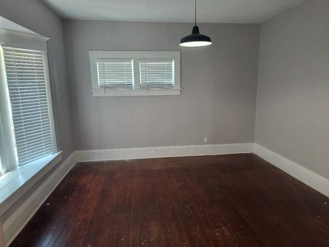 115 S Chautauqua Ave, Wichita, KS 67211