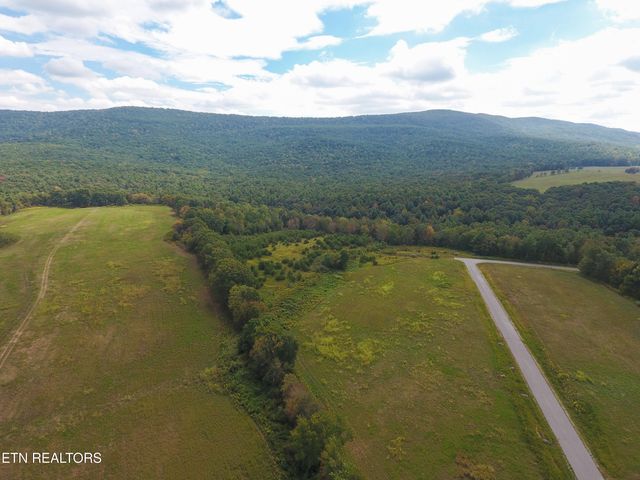 Noah Lane, Crossville, TN 38555