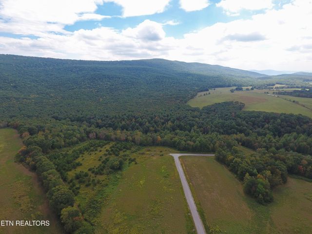 Noah Lane, Crossville, TN 38555