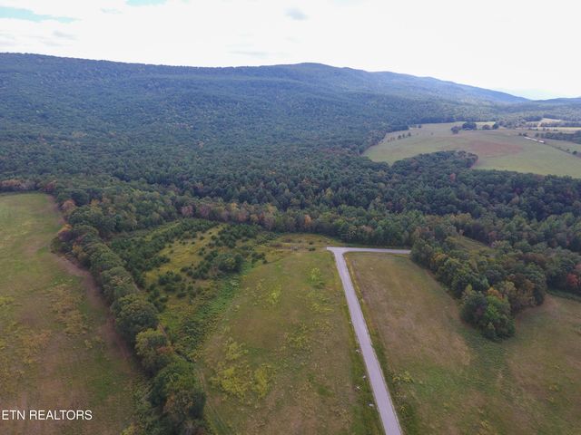 Noah Lane, Crossville, TN 38555