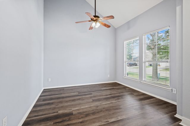 305 Creekside Drive, Anna, TX 75409